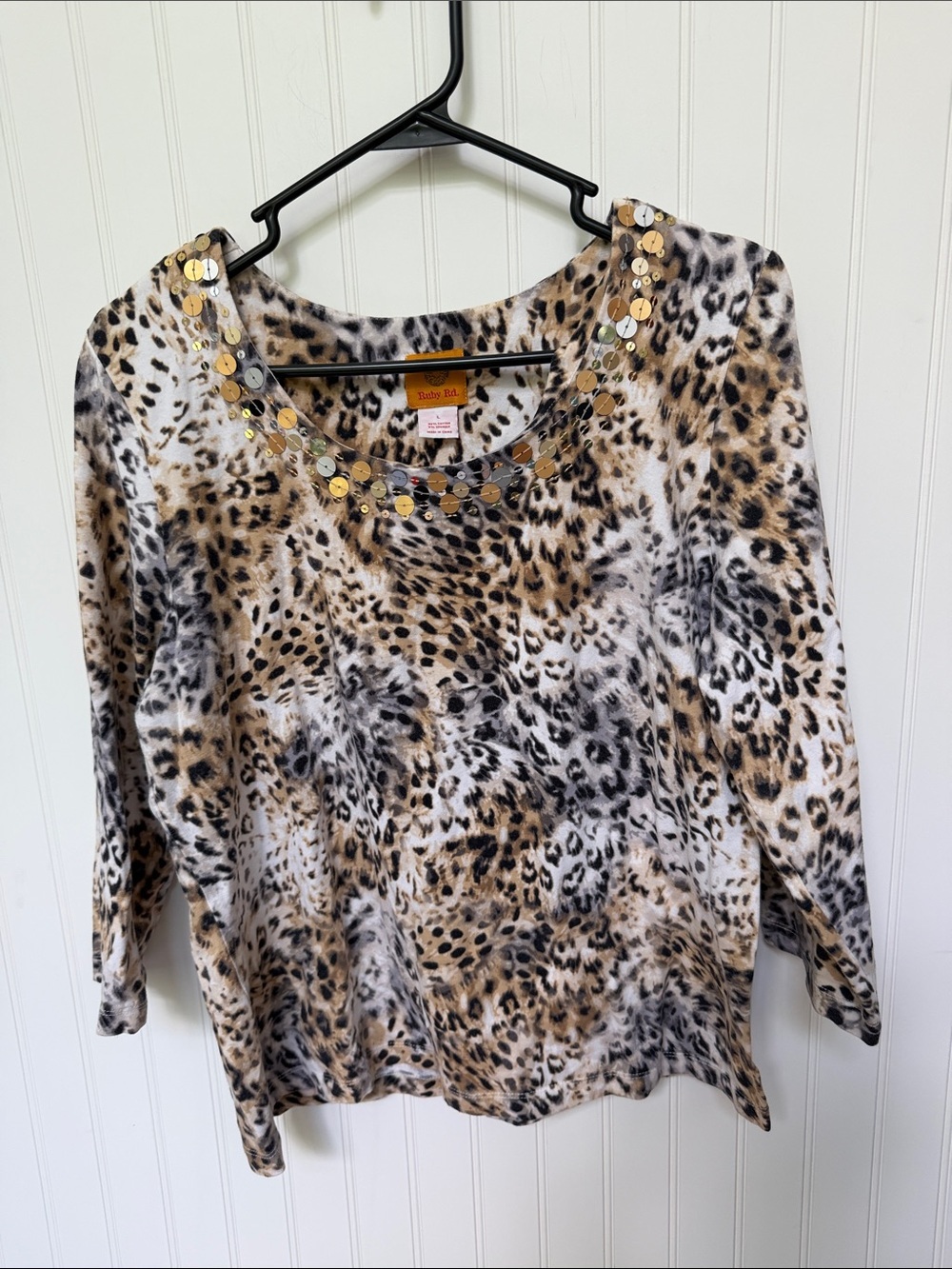 (362)Ruby Rd Women’s L Leopard Animal Print Sequin Embellished Top